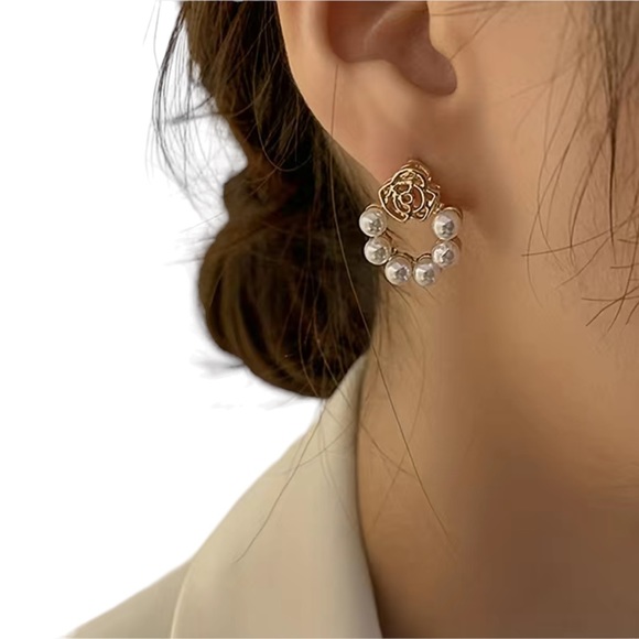 Baroque Style Round Pearl and Gold Stud Earrings - Picture 3 of 5